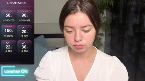 Mila online show from September 2025 12:27:02 PM