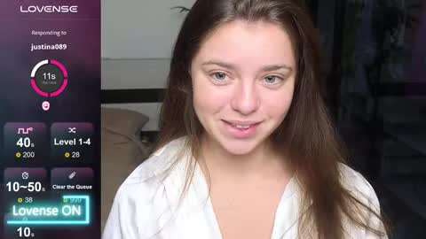 Mila online show from September 2025 09:39:02 PM