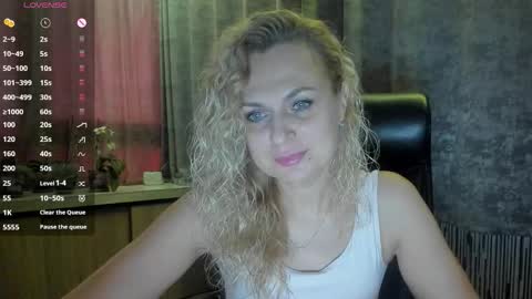 milanna_x online show from September 2025 04:30:01 PM