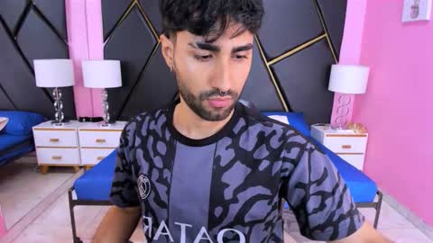 milanzaire online show from October 2025 02:02:05 AM