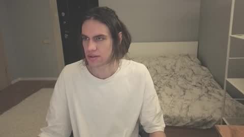 Mila online show from February 2026 01:44:02 AM