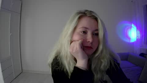 Milena new nonude shy blonde natural online show from May 2026 09:00:02 PM