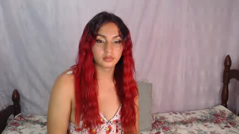 Snapshot of miley_kane chatting on December 2024 07:18:01 AM miley_kane online show from December 2024 07:18:01 AM