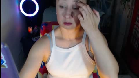 Snapshot of milf_valeria chatting on October 2025 02:18:01 PM Valeria online show from October 2025 02:18:01 PM