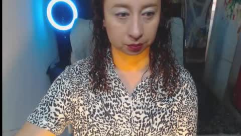 Snapshot of milf_valeria chatting on November 2025 02:39:02 PM Valeria online show from November 2025 02:39:02 PM