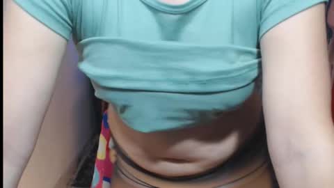 Snapshot of milf_valeria chatting on December 2025 05:32:01 PM Valeria online show from December 2025 05:32:01 PM