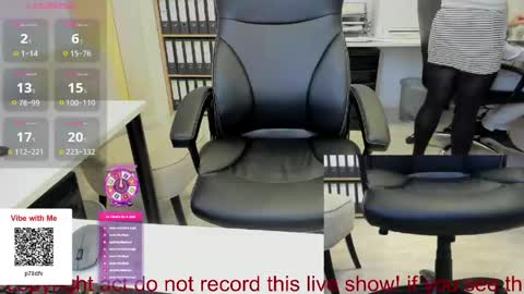 Snapshot of milf_viktoria chatting on May 2026 10:21:01 AM Viktoria online show from May 2026 10:21:01 AM