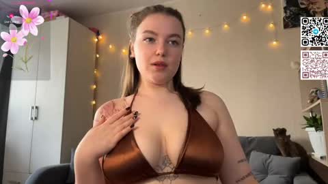 Snapshot of milkbun_x chatting on April 2026 02:55:01 AM KiteNext stream 0300-0900UTS5 online show from April 2026 02:55:01 AM