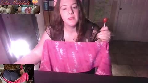 Snapshot of milkedmilf chatting on November 2025 06:35:01 AM milkedmilf online show from November 2025 06:35:01 AM