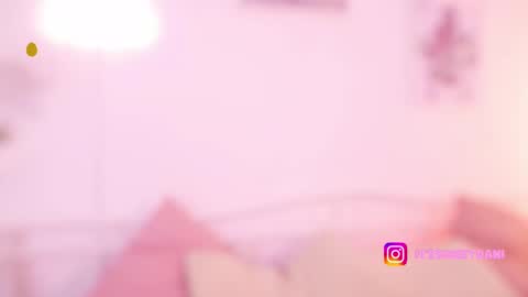 milky_0 online show from September 2025 11:15:02 PM