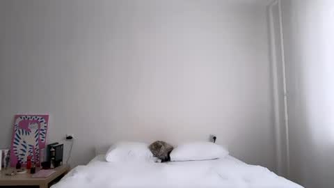 milky__way_ online show from April 2026 01:18:01 PM