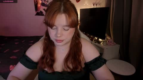 Snapshot of milky_wayx chatting on December 2024 08:37:02 AM Lisa online show from December 2024 08:37:02 AM