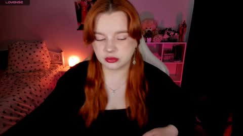 Snapshot of milky_wayx chatting on October 2025 05:22:01 AM Lisa online show from October 2025 05:22:01 AM