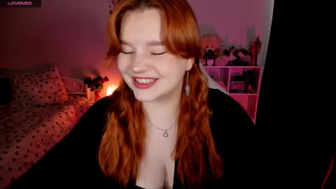 Snapshot of milky_wayx chatting on November 2025 05:42:01 AM Lisa online show from November 2025 05:42:01 AM