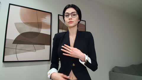 Snapshot of milla_bella chatting on December 2025 07:42:01 PM milla bella online show from December 2025 07:42:01 PM