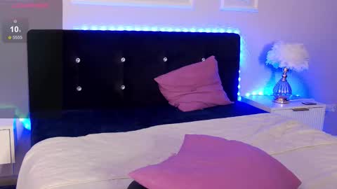 milla_cali online show from November 2025 05:18:02 AM