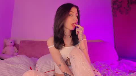 Snapshot of milla_remmy chatting on April 2026 12:02:02 AM Milla online show from April 2026 12:02:02 AM