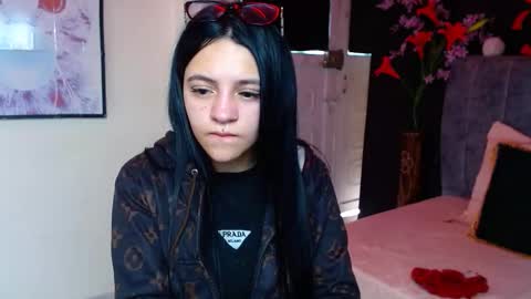 Violeta online show from November 2025 01:44:02 PM