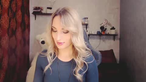 Snapshot of millaxqueen chatting on February 2025 08:49:02 AM MillaXQueen online show from February 2025 08:49:02 AM