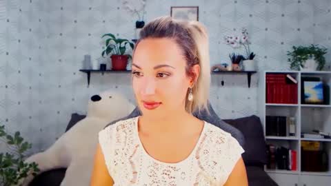 Snapshot of millaxqueen chatting on October 2025 03:56:02 PM MillaXQueen online show from October 2025 03:56:02 PM