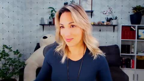 MillaXQueen online show from November 2025 05:57:01 AM