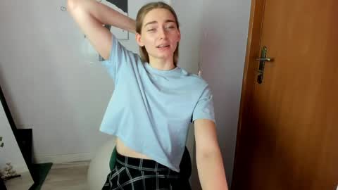 millie_lacroix online show from April 2026 01:12:02 PM