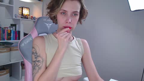 Milly online show from December 2024 03:27:01 PM