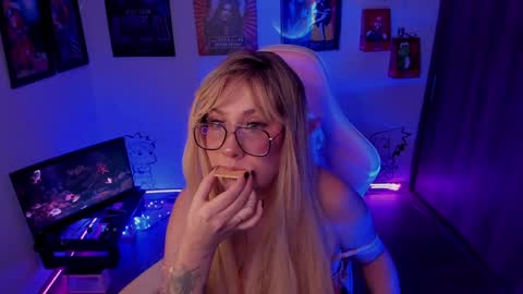 Monkey D Maddie online show from December 2024 11:35:02 PM