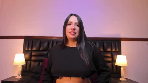 Milu Wallace  online show from February 2025 11:03:02 PM