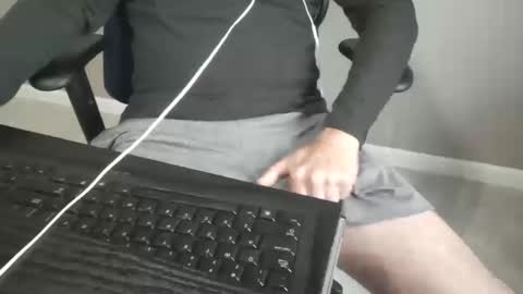 milwaukeebadger24 online show from October 2025 01:00:01 PM