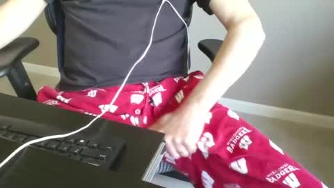 milwaukeebadger24 online show from May 2026 04:37:01 PM