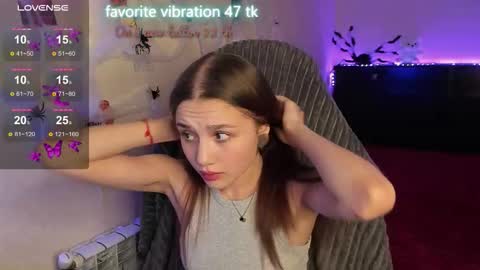 Emily online show from October 2025 05:15:02 PM