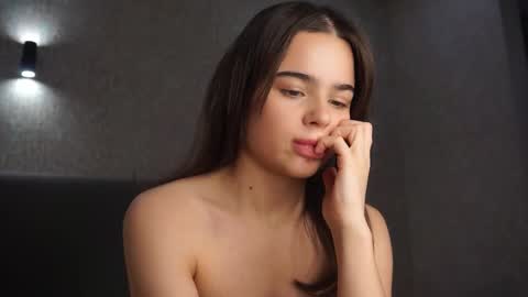 Snapshot of milyyclaars chatting on February 2026 01:51:01 PM Linda online show from February 2026 01:51:01 PM