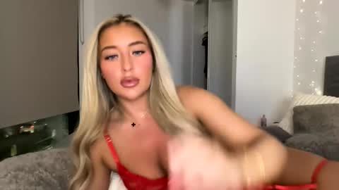 Mimi Monroe  online show from January 2026 06:13:01 PM