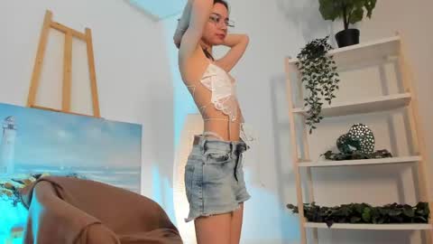 Mimi online show from May 2026 02:45:01 PM