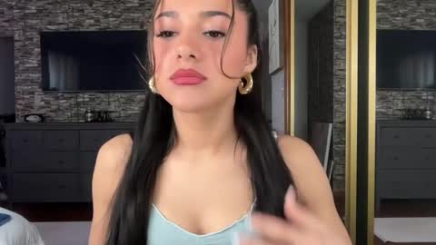 Snapshot of minahoneyy38 chatting on February 2026 02:10:02 PM Mina online show from February 2026 02:10:02 PM