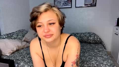 Luna Moon online show from October 2025 05:14:02 PM