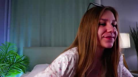 Snapshot of minhgrow chatting on February 2026 01:26:02 AM Mary online show from February 2026 01:26:02 AM