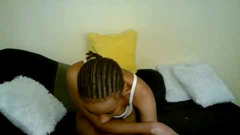 minieme001 online show from March 2026 04:36:02 AM