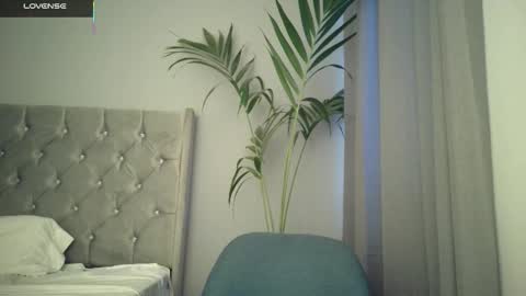   Mini Mila Kunis ft Ashton Katchero. Follow me to stay in touch  online show from October 2025 10:59:02 PM