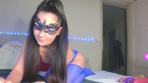 Snapshot of minitini_squirt chatting on November 2025 10:13:02 PM Tina et Lo online show from November 2025 10:13:02 PM