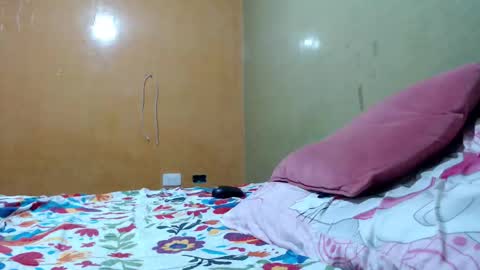 Snapshot of minnie_bbw69 chatting on November 2025 01:44:02 AM Andrea online show from November 2025 01:44:02 AM