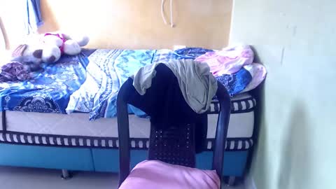 Snapshot of minnie_bbw69 chatting on November 2025 06:40:01 PM Andrea online show from November 2025 06:40:01 PM