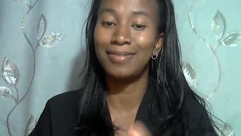 minouch211907 online show from April 2026 04:52:01 PM