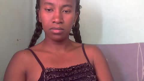 minouch211907 online show from May 2026 09:28:02 AM