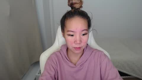 mira_g online show from November 2025 01:22:02 PM