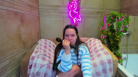 Mira online show from December 2024 02:10:01 AM