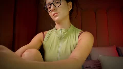 Snapshot of mira_kraviz chatting on July 2026 06:37:02 PM Mira online show from July 2026 06:37:02 PM
