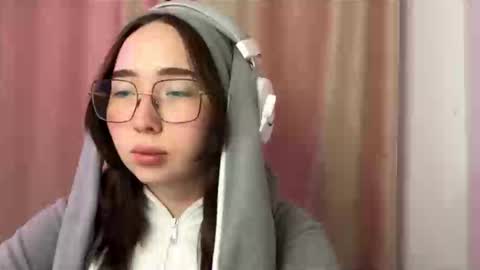 Snapshot of mira_light_ chatting on October 2025 03:20:02 PM mira_light_ online show from October 2025 03:20:02 PM