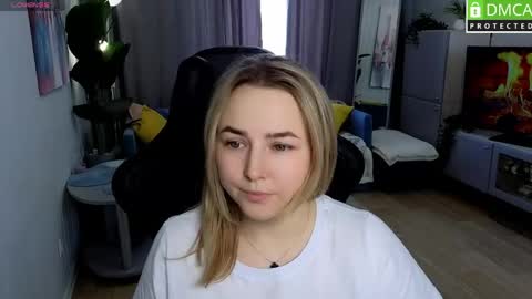Snapshot of mira_mermayd chatting on April 2026 08:40:02 AM Mira online show from April 2026 08:40:02 AM